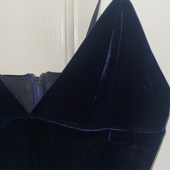 dark blue velvet crop top - Picture 2 of 3